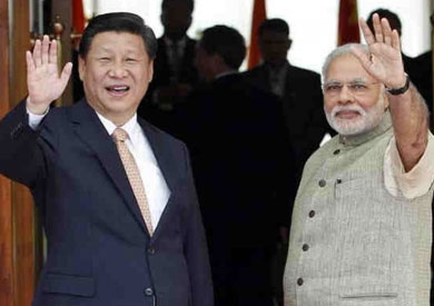 رئيس الوزراء الهندي نارندرا مودي مع  الرئيس الصيني تشي جينبينغ