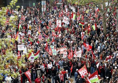 مسيرة بالآلاف تطالب بثورة ضريبية في باريس - أرشيفية