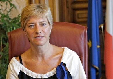 وزيرة الدفاع الإيطالية روبرتا بينوت