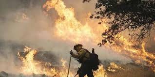 فرق الإطفاء الأمريكية تنجح في الحد من انتشار حريق ولاية يوتا