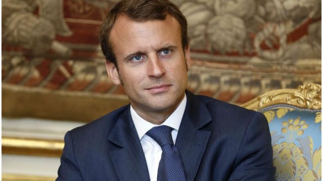 مرشح الوسط إيمانويل ماكرون