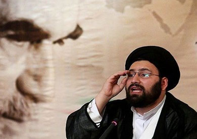 سيد علي الخميني أحد أفراد عائلته