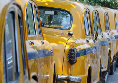 سيارات بمحركات الاحتراق - ارشيفية