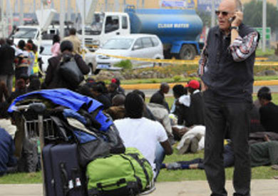 الحرق تسبب في إغلاق المطار عن الرحلات الدولية.