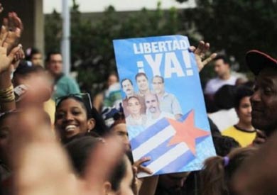 الكوبيون رحبوا بالإفراج عن ثلاثة معتقلين كوبيين احتجزوا في الولايات المتحدة بتهمة التجسس
