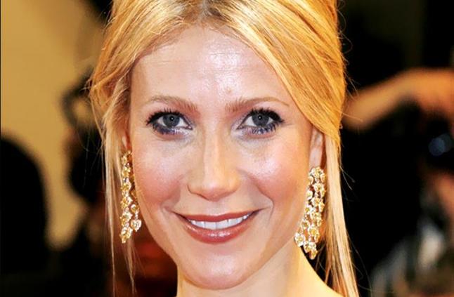 الممثلة الأمريكية جوينيث بالترو تعلن خطبتها على المنتج براد فالتشوك