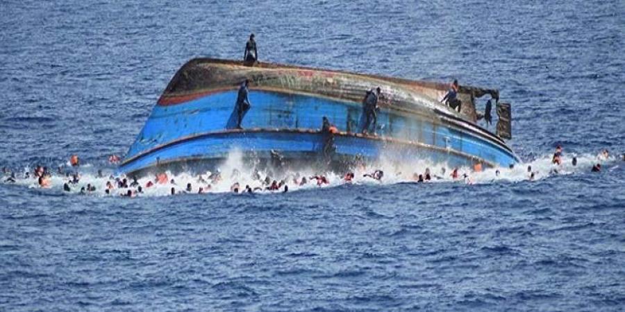 فقدان 34 شخصا عقب انقلاب قارب عسكري قبالة الكاميرون