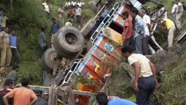 استمرار البحث عن المفقودين بعد حادث تحطم حافلة بولاية «أوتاراخاند» الهندية