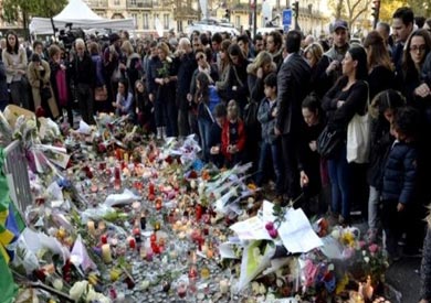فرنسا تنظم وقفة ترحم على أرواح ضحايا اعتداءات 13 نوفمبر الماضي ارشيفية