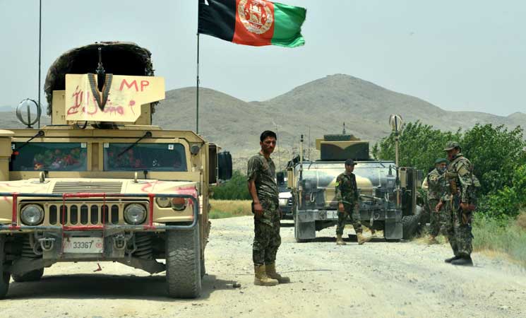 مقتل 5 من رجال الشرطة جنوبي أفغانستان في هجوم شنه أحد زملائهم