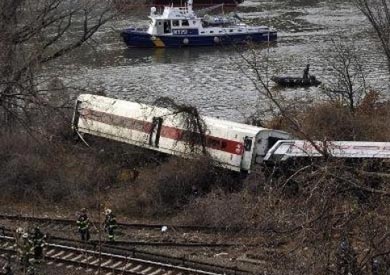 خروج قطار عن سكته بنيويورك