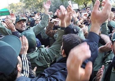 إيران تنشر جيشا فى سوريا لدعم الأسد