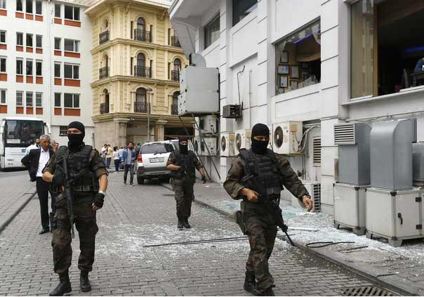 تركيا وبروكسل تتفقان على تخفيف التوترات بعد الانقلاب الفاشل