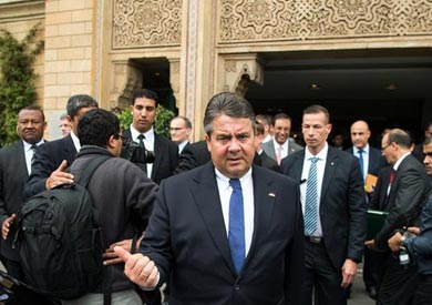 زيغمار غابرييل، وزير الاقتصاد الألماني ونائب المستشارة أنغيلا ميركل، يشيد - خلال تواجده في الرباط - بالمملكة المغربية كنموذج يحتذى به في التحول للطاقة المتجددة.