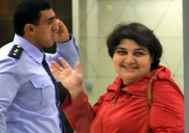 تقول اسماعيلوفا إن الحكومة تفرج عن شخصين وتعتقل 3