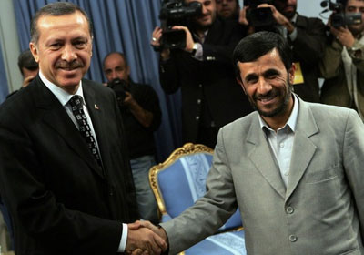 الرئيس الإيراني أحمدي نجاد  و رئيس الوزراء التركي رجب طيب أردوغان