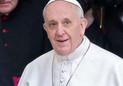 البابا فرانسيس خلال حضوره اجتماعا في الفاتيكان الأحد الماضي – رويترز