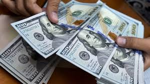 الدولار الأمريكي يستقر عند 17.60 جنيه خلال تعاملات اليوم