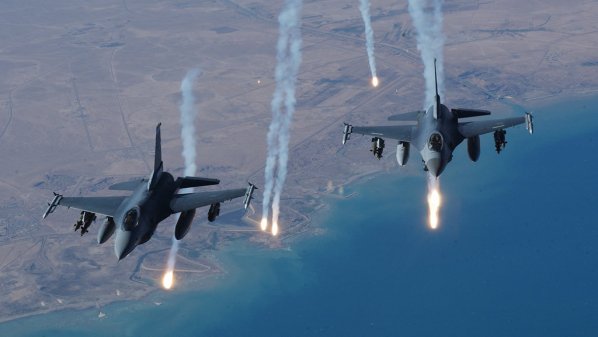 مقتل وإصابة 16 من «داعش» في قصف للتحالف الدولي بكركوك