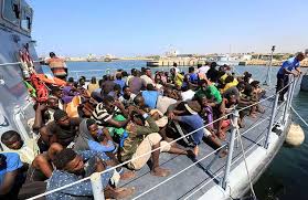 «العليا لشؤون اللاجئين» تسعى إلى إعادة توطين مهاجرين من ليبيا إلى أوروبا