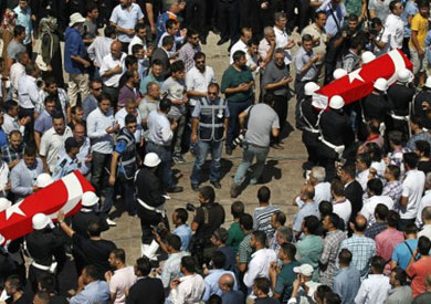 شيعت تركيا جثماني شرطيين قتلا الأربعاء في إطلاق نار.
