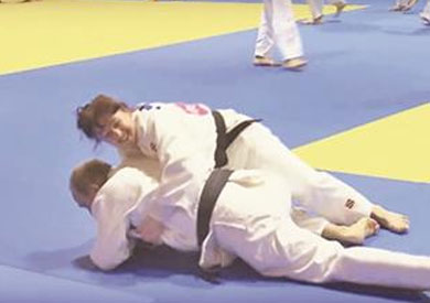 «القيصر».. هزم الرجال وأسقطته امرأة