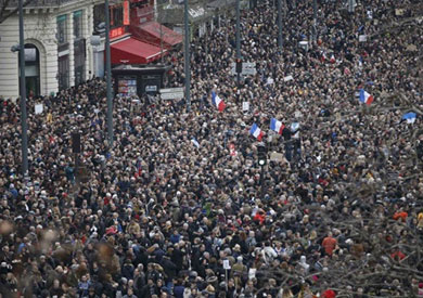 وقفة تضامنية بوسط باريس احتجاجا على حكم إعدام الرعية الفرنسي سيرج أتلاوي بإندونيسيا