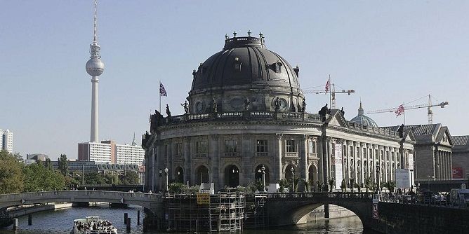 القبض على عدة مشتبه بهم في سرقة عملة ذهبية كبيرة من متحف ألماني