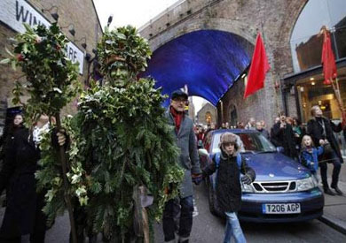 الكنيسة الأرثوذكسية في لندن تقيم قداس عيد القيامة بحضور دبلوماسي رفيع