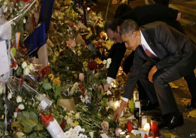 وضع أوباما وردة بيضاء واحدة في الميدان لذكرى الضحايا