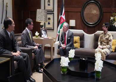 عاهل الأردن يبحث مع وزير الدفاع الياباني أوجه التعاون العسكري بين البلدين