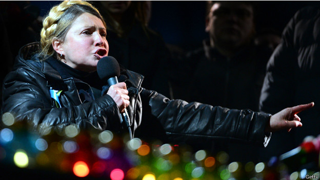 تيموشنكو دعت المحتجين إلى مواصلة اعتصامهم