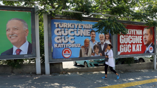 المرة الاولى التي تعقد فيها الانتخابات الرئاسة بشكل مباشر بعد ان كان البرلمان يتولي اختيار الرئيس.