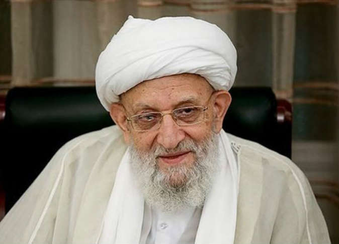 آية الله محمد رضا مهدوي كاني- أعلى سلطة دينية في إيران تشرف على أنشطة المرشد الأعلى