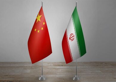 علم الصين وإيران