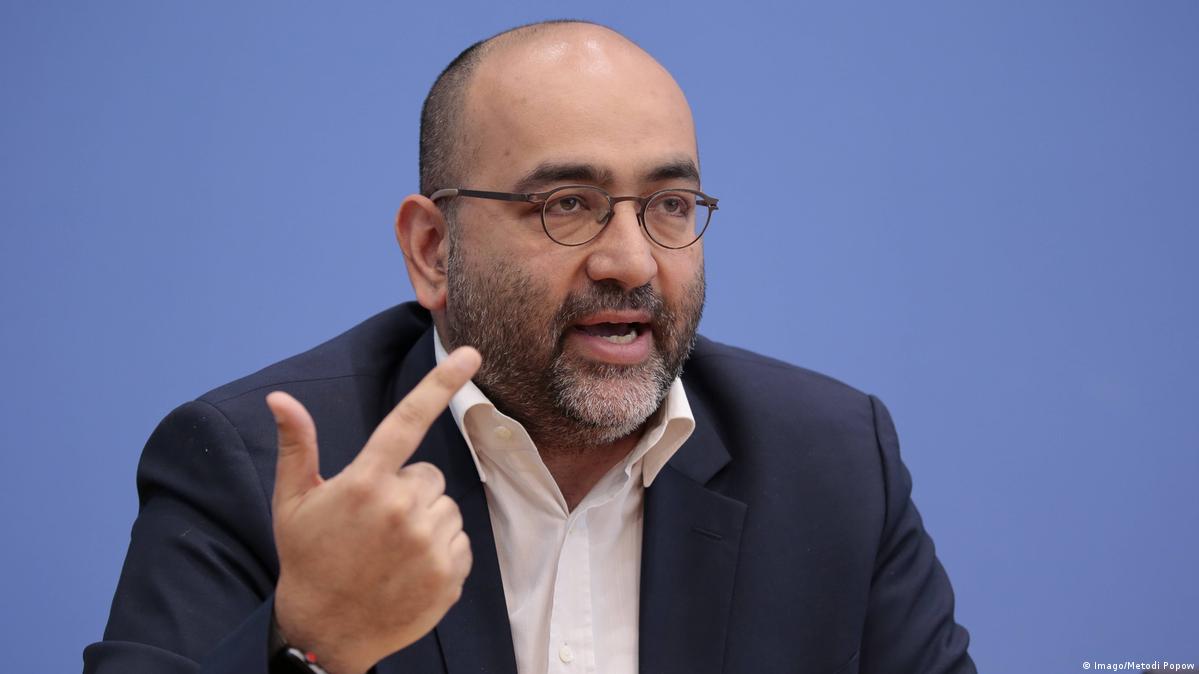 نائب رئيس البرلمان الألماني: الاتفاق الإطاري يمنح النظام الإيراني شرعية أكبر 