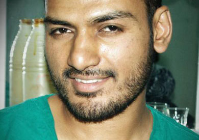 الطبيب البريطاني المتوفى بسوريا عباس خان