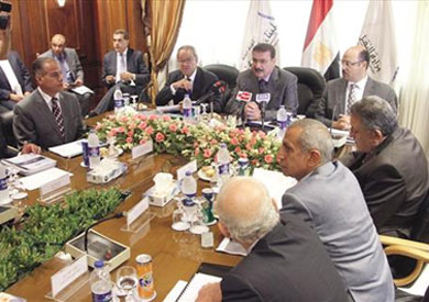 وزراء النقل والمالية والصناعة