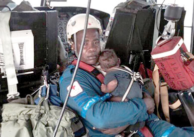 الرضيع بعد نجاته من الحادث