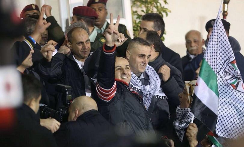 أحد الأسرى المفرج عنهم