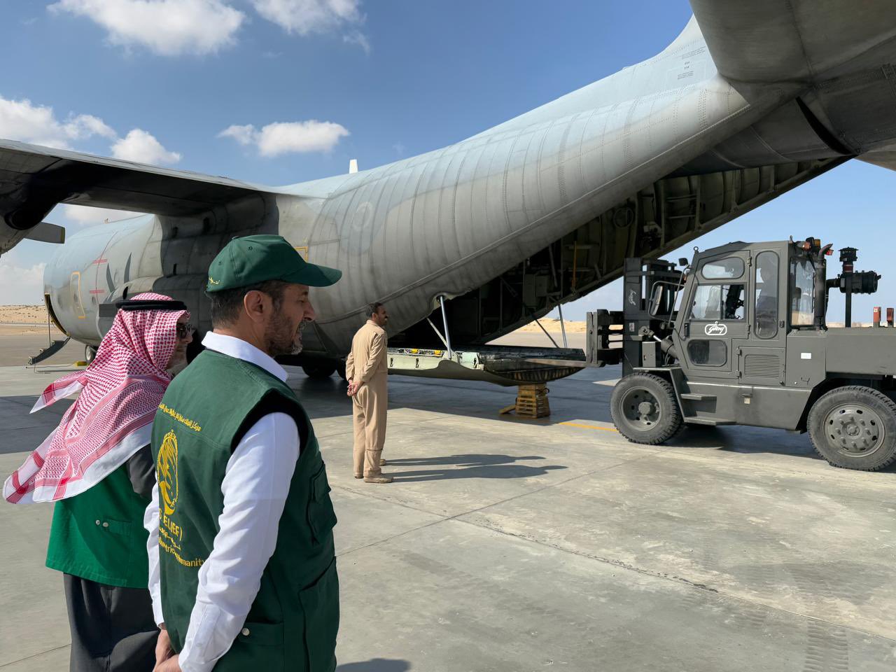 مساعدات سعودية لغزة