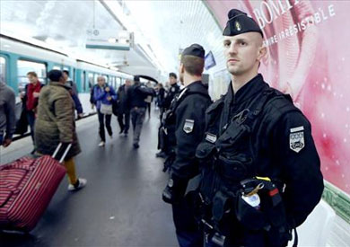 الاستنفار الأمني مستمر في باريس بعد أسبوع من الهجمات