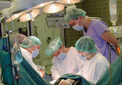 أول عملية لزرع قفص صدرى «مطبوع» فى إسبانيا