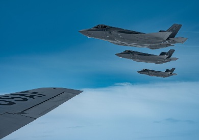 بريطانيا تعتزم شراء 12 مقاتلة أمريكية F-35A قادرة على حمل قنابل نووية تكتيكية - بوابة الشروق