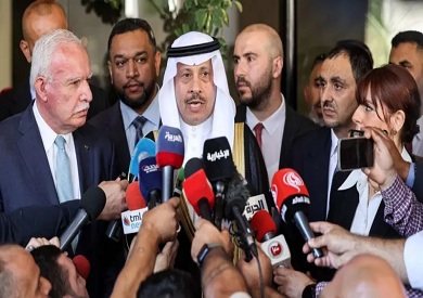 السفير السعودي نايف السديري ورياض المالكي