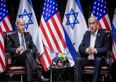 البيت الأبيض: بايدن سيستخدم الفيتو ضد مشروع قانون يلزمه بإرسال الأسلحة لإسرائيل 