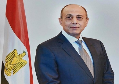 وزير الطيران المدني الفريق محمد عباس