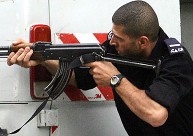 شرطي فلسطيني