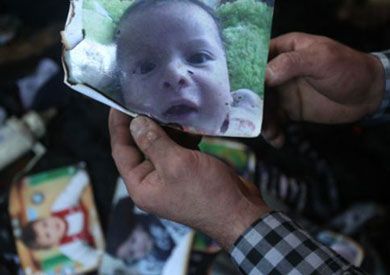 قتل الطفل على دوابشة (18 شهرا) في حادث حرق متعمد لمنزل أسرته يتهم مستوطنون يهود بالوقوف وراءه
