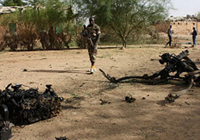 أسفر الهجومان عن مقتل 35 شخصا معظمهم من جنود الجيش
